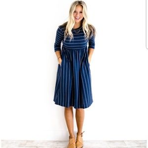 Roolee nursing friendly maternity dress